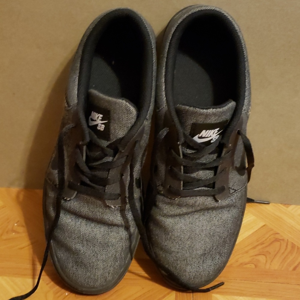 Nike SB casual sneakers size 8 Mens shoes